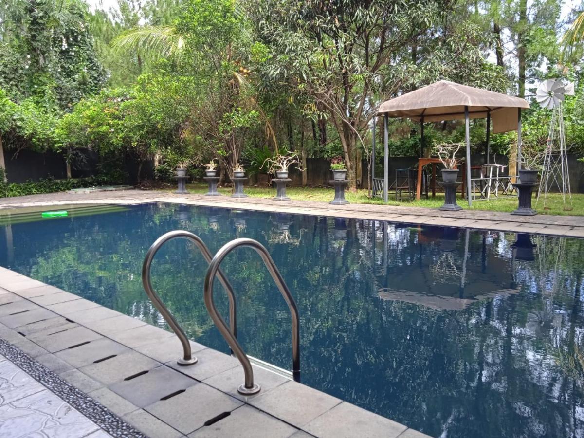 Villa Gathering Yuni Syahla Citaringgul Exteriér fotografie