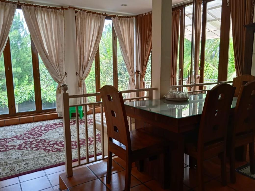 Villa Gathering Yuni Syahla Citaringgul Exteriér fotografie